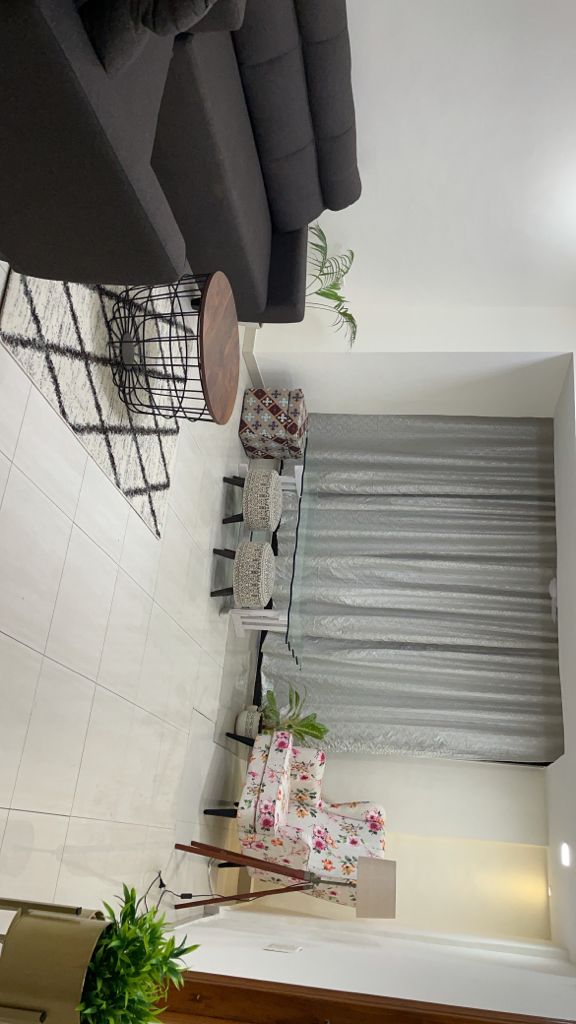 2 BHK Flats for Sale in Uttam Niwas, Khar West