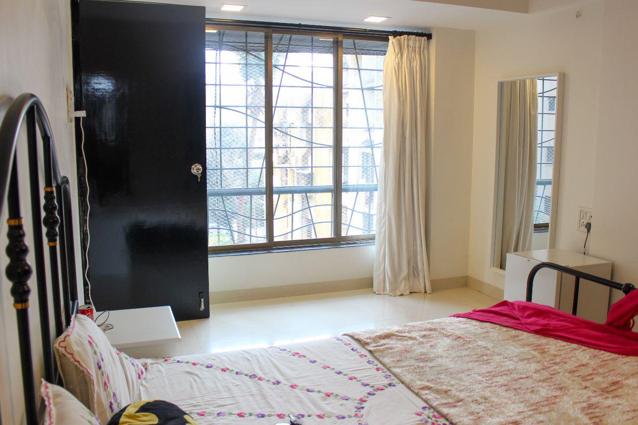 5 BHK Flats for Sale in Makhan Dham, Khar West