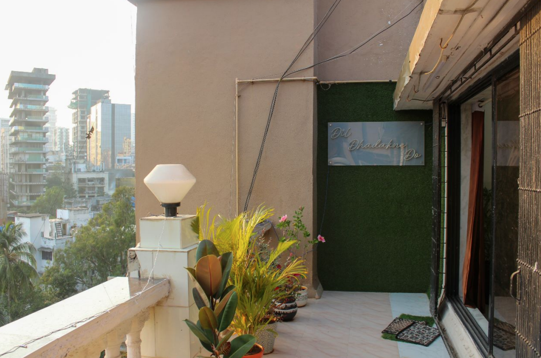 14 - Sadanand Classic, Khar West