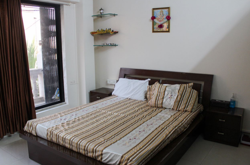 2 - Sadanand Classic, Khar West