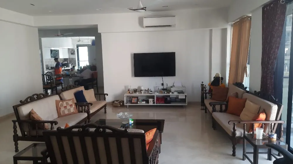 4 BHK Flats for Sale in Kismet, Santacruz West