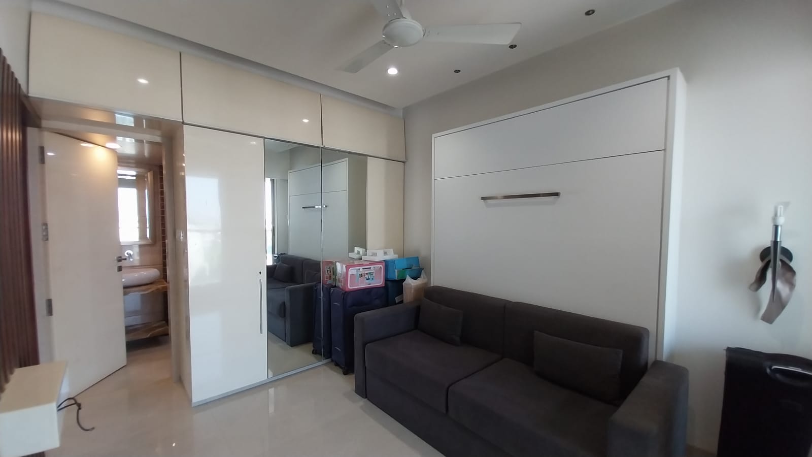 11 - Nav Natraj, Santacruz West