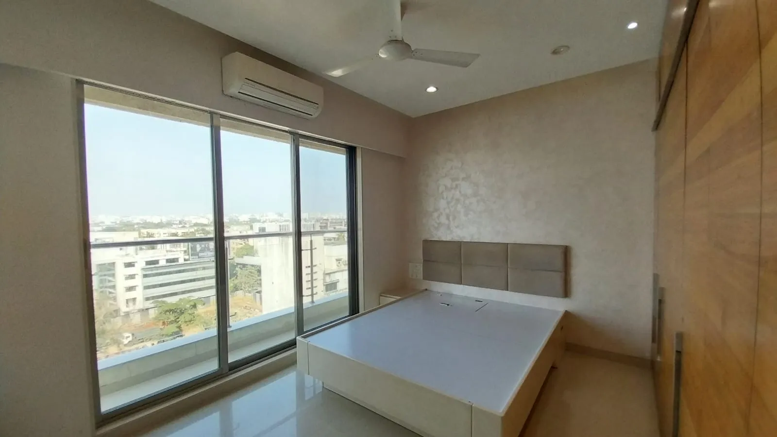 3 BHK Flats for Sale in Nav Natraj, Santacruz West