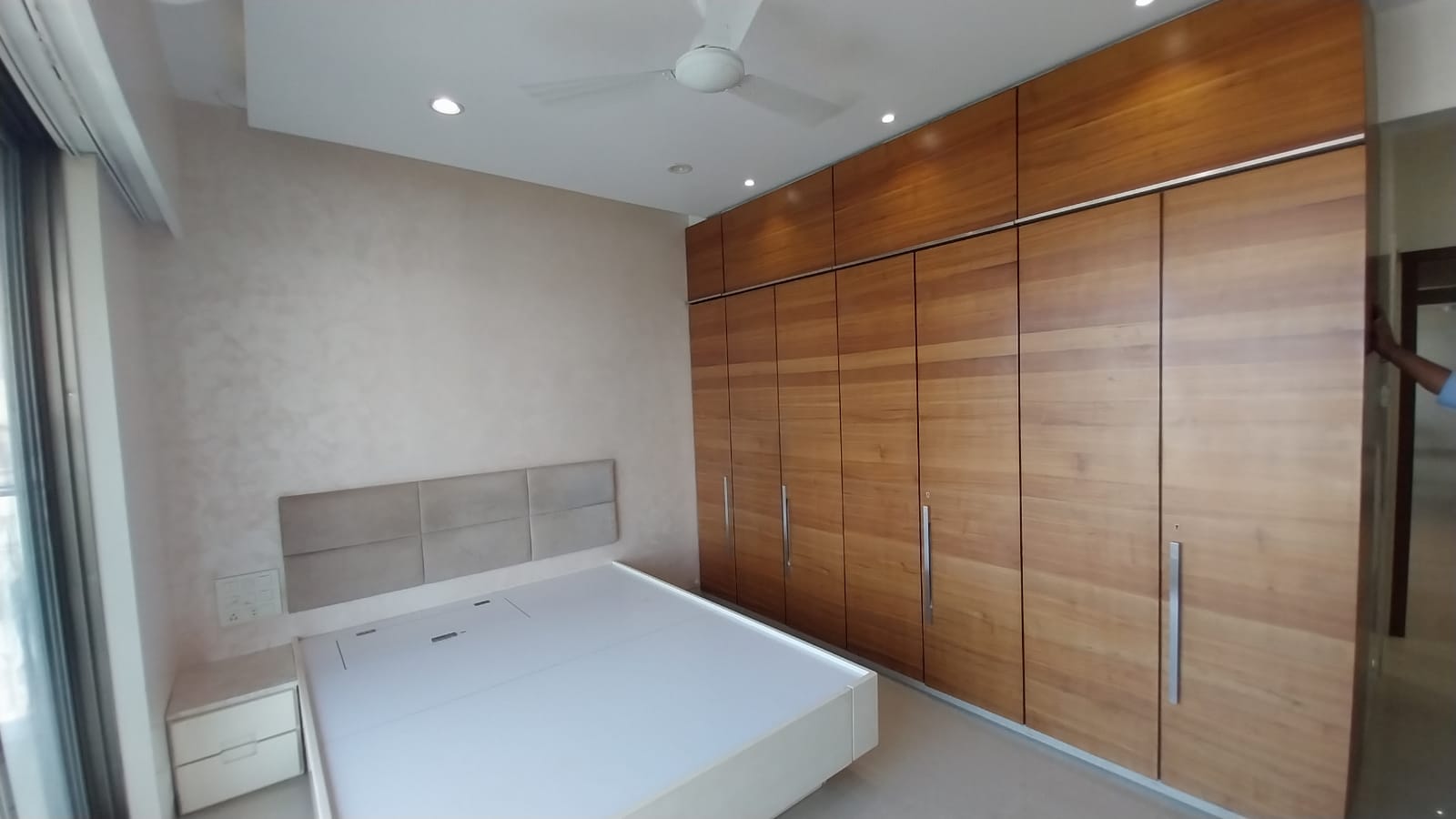 9 - Nav Natraj, Santacruz West