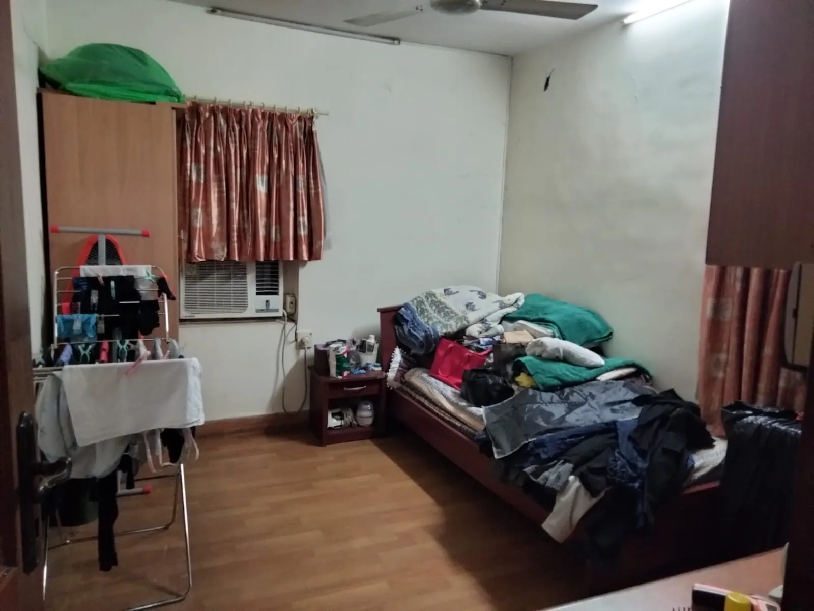 2 BHK Flats on Rent in Ajay Apartments, Peddar Road