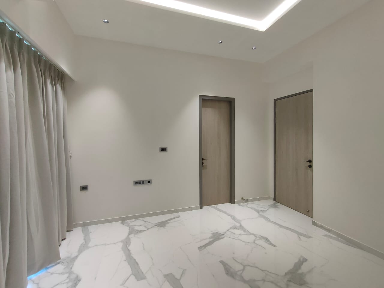 10 - Windsor Grande Residences, Andheri West