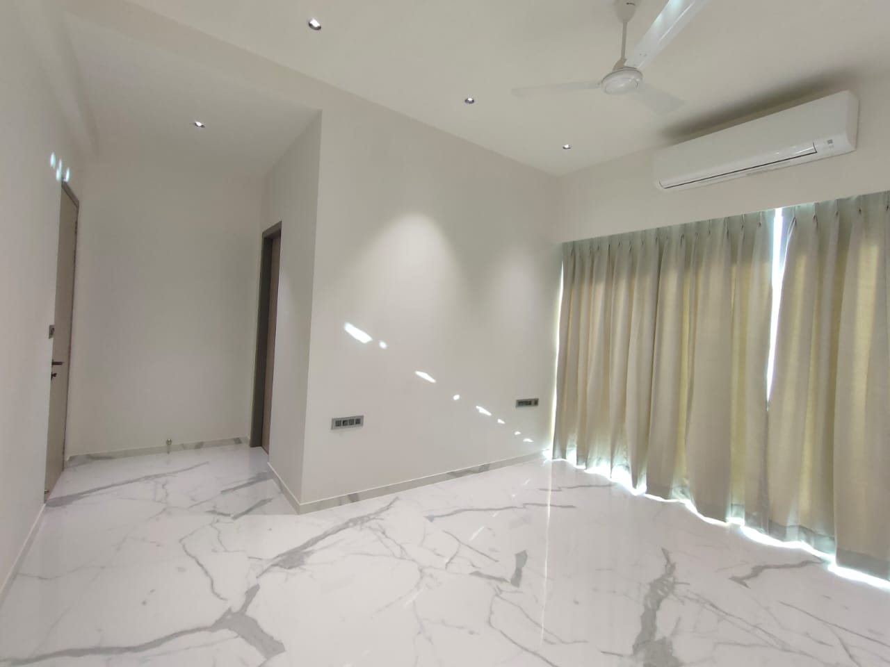 15 - Windsor Grande Residences, Andheri West