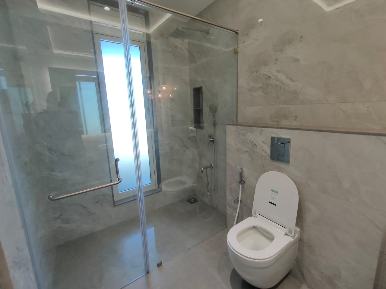 6 - Windsor Grande Residences, Andheri West