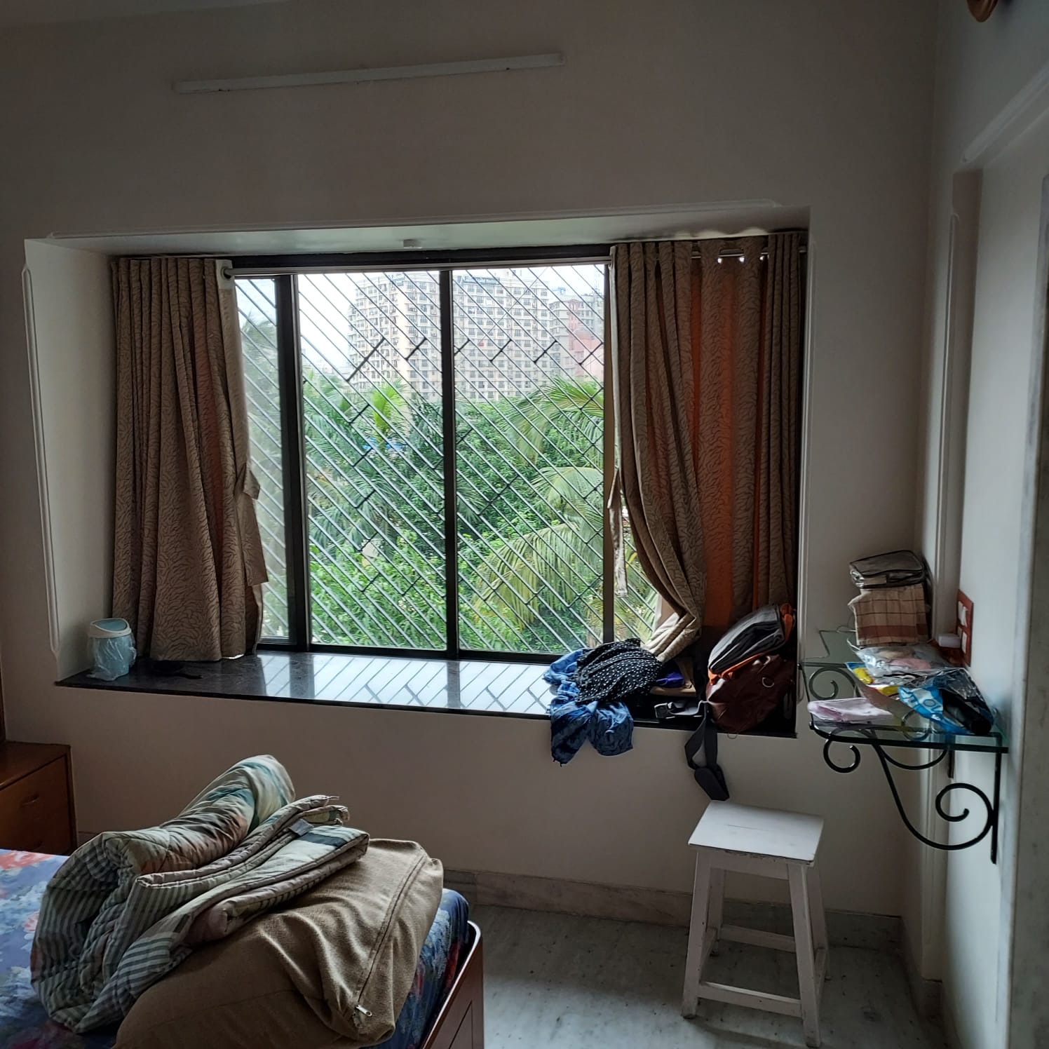 8 - Amartaru, Andheri East