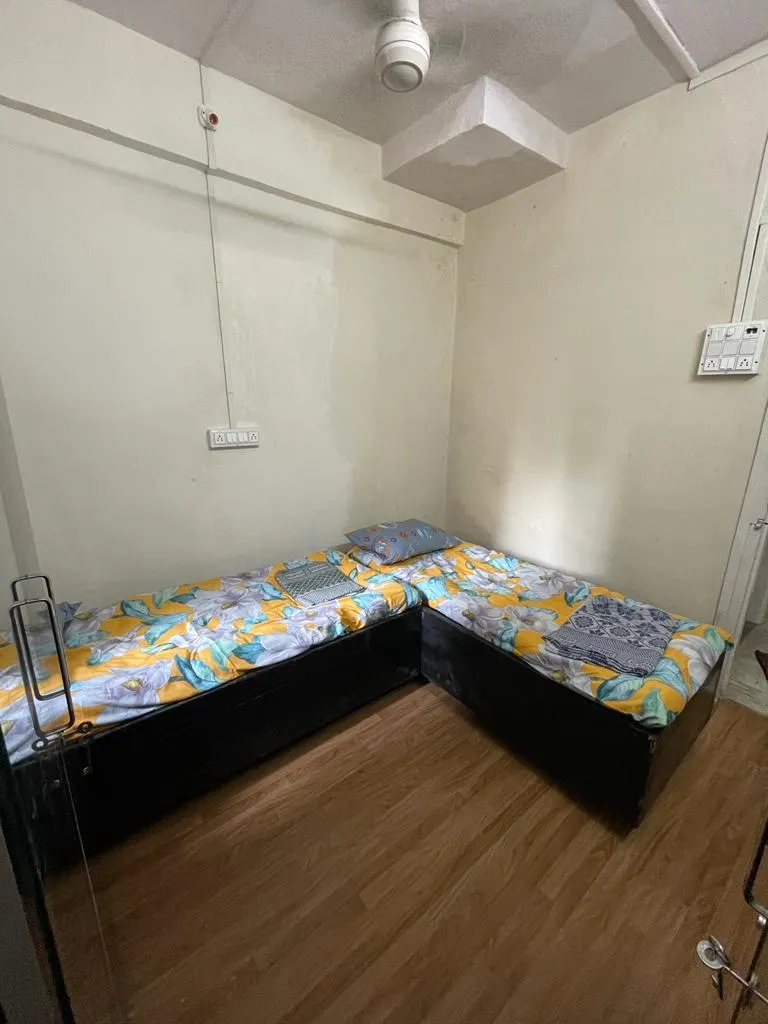 2 BHK Flats on Rent in Madhav kunj, Vile Parle West