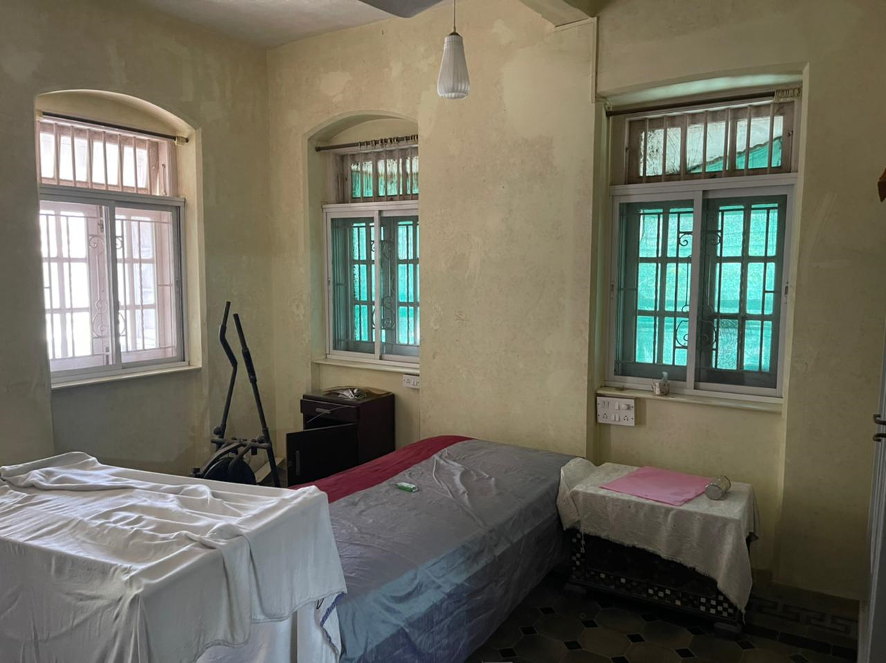 3 BHK Semi Furnished in Broacha House , Colaba