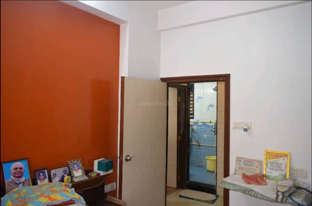 6 - Usha Sadan, Colaba