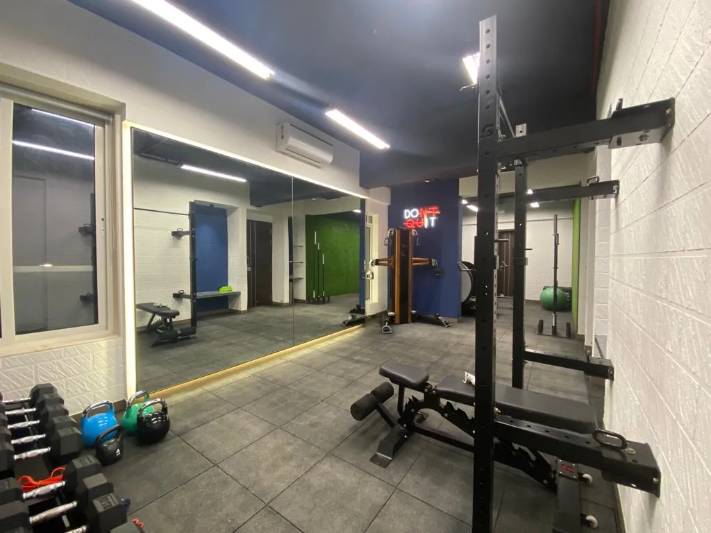 1 BHK Flats for Sale in Resham, Andheri West