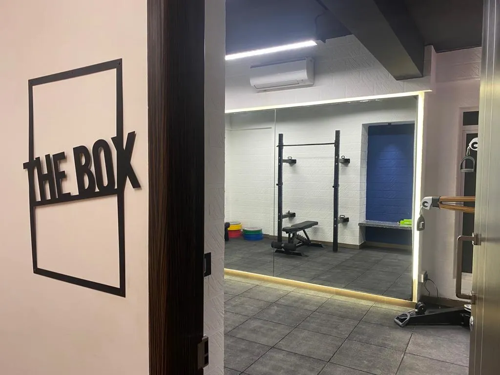 1 BHK Flats for Sale in Resham, Andheri West