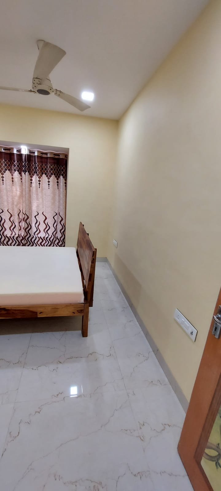 12 - Sunny Side, Andheri West