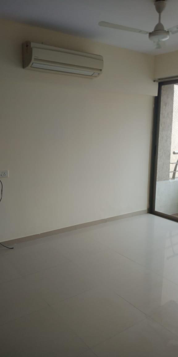 3 BHK Semi Furnished in Oberoi Splendor , Andheri East
