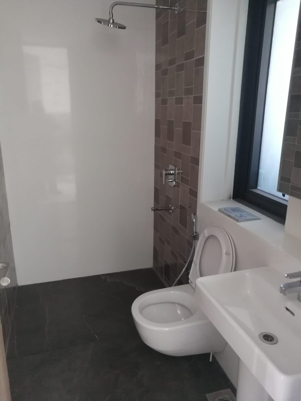 3 BHK Semi Furnished in Lodha Allura , Worli