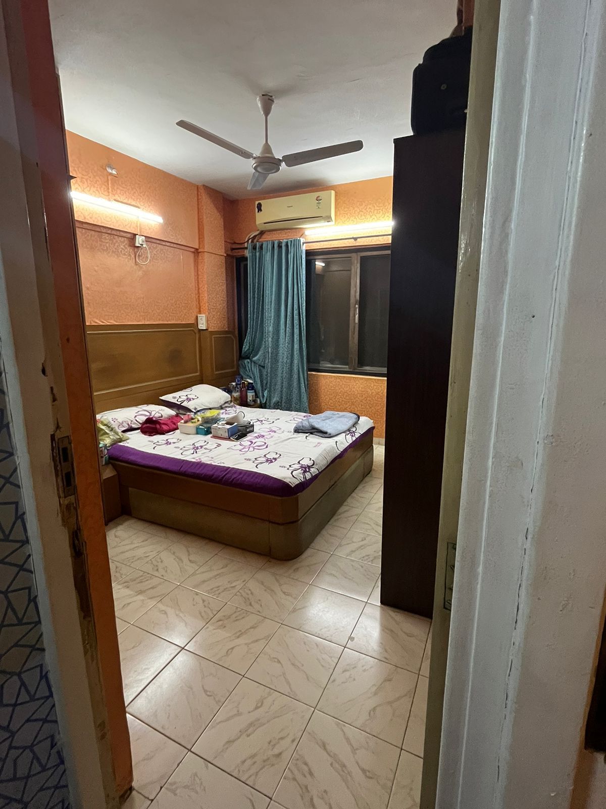 12 - Dunhill Apartment, Bandra West