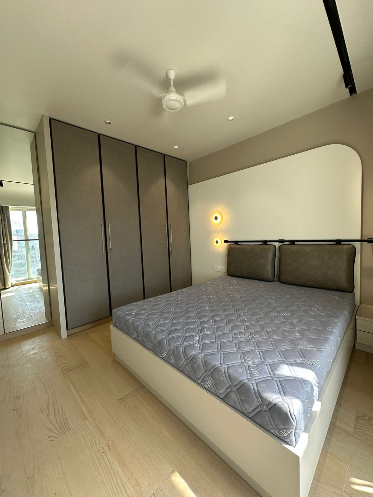 5 - Kakad Heights, Bandra West