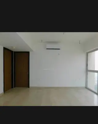 5 BHK Lodha Azzuro, Parel — for Rent — photo 15 thumbnail