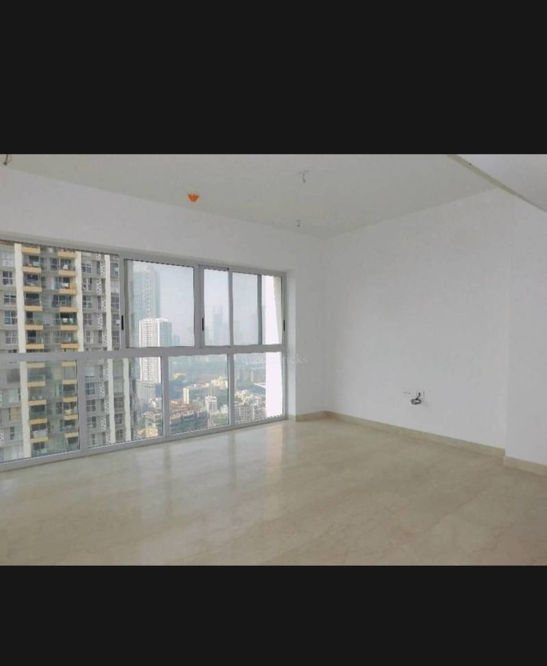 2 BHK Unfurnished in Lodha Azzuro , Parel