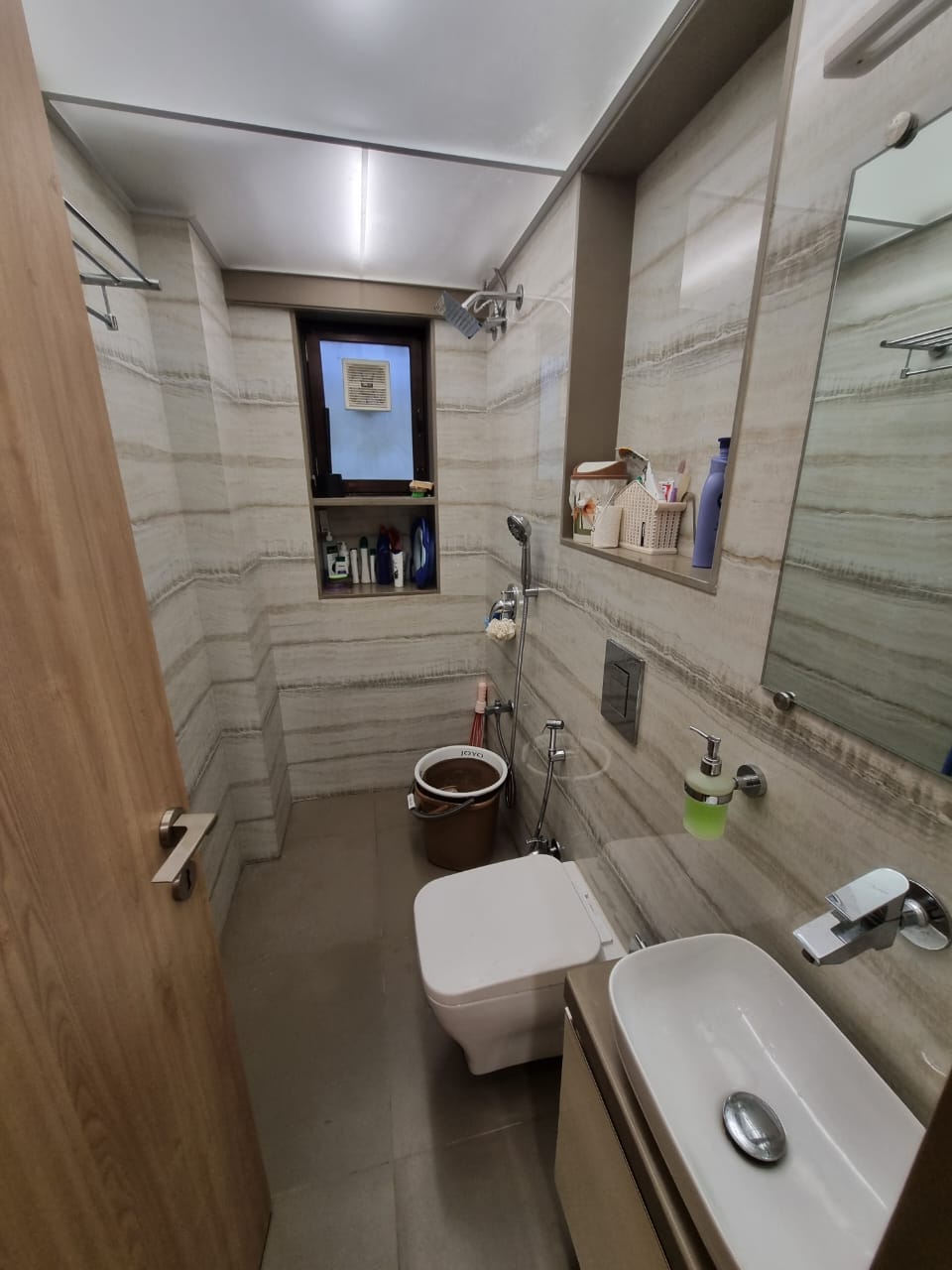 11 - Poonam Park Chs, Parel