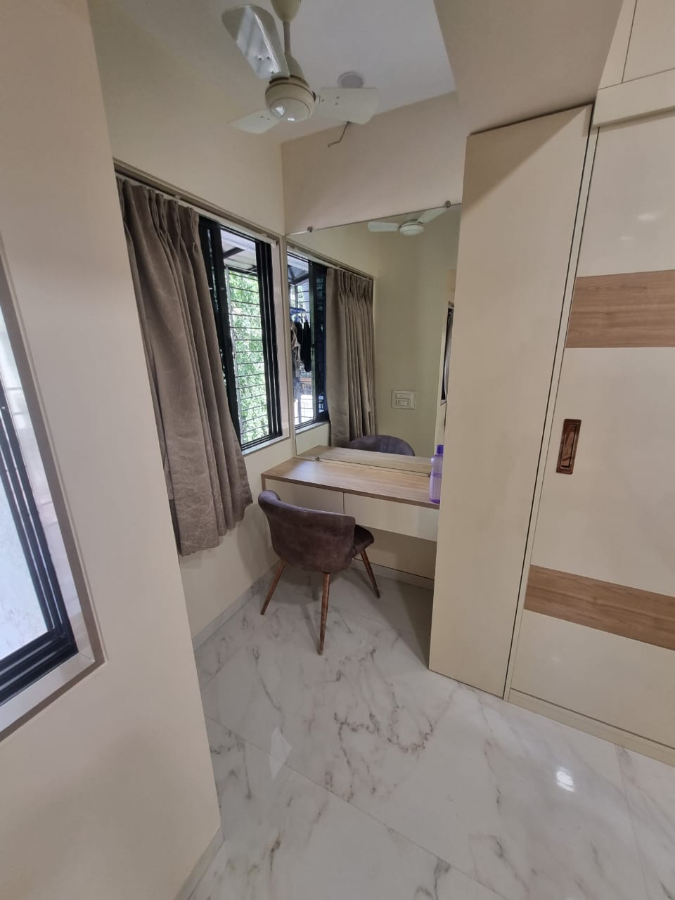 2 BHK Flats for Sale in Poonam Park CHS, Parel