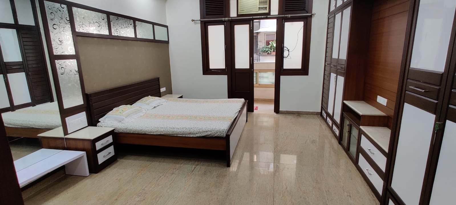 12 - Moti Mahal, Churchgate