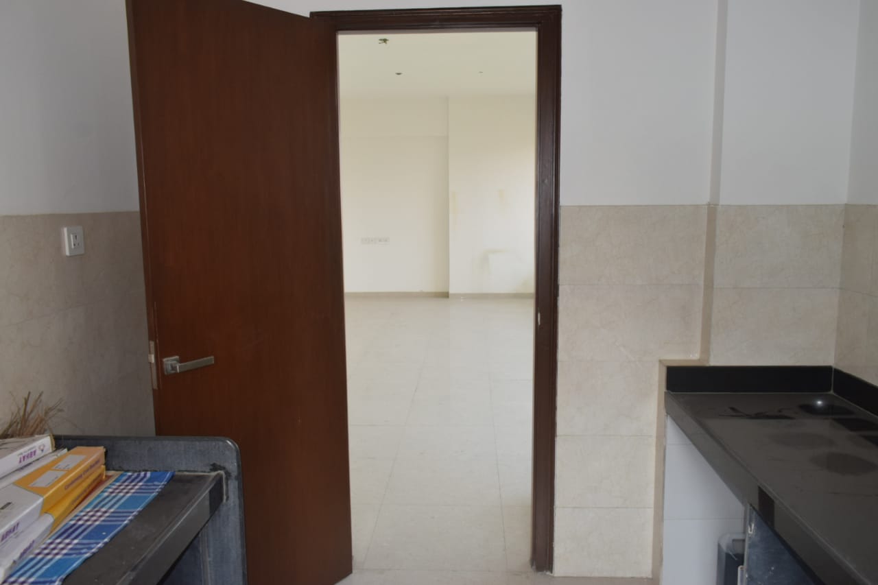 10 - Mittal Aristo, Parel