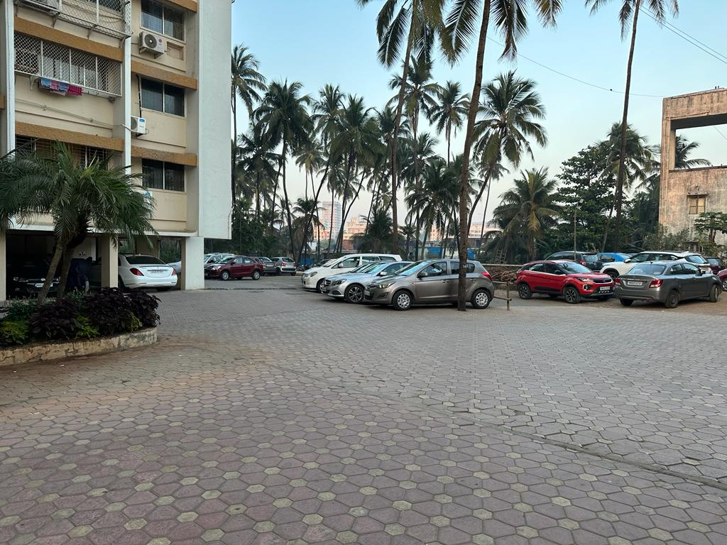 2 BHK Flats for Sale in Ruia Park, Juhu