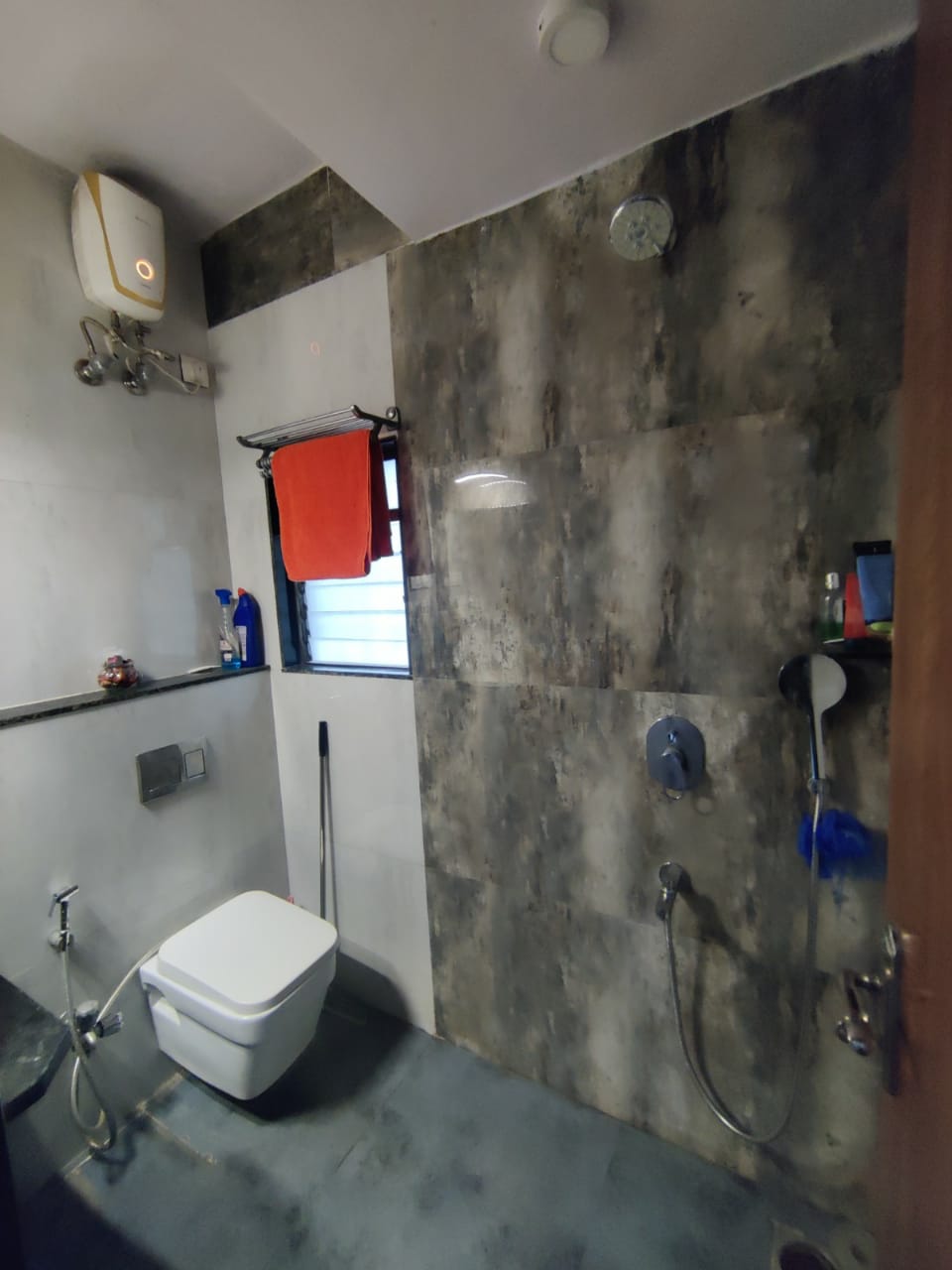 2 BHK Flats for Sale in Aashirwad CHS, Andheri West