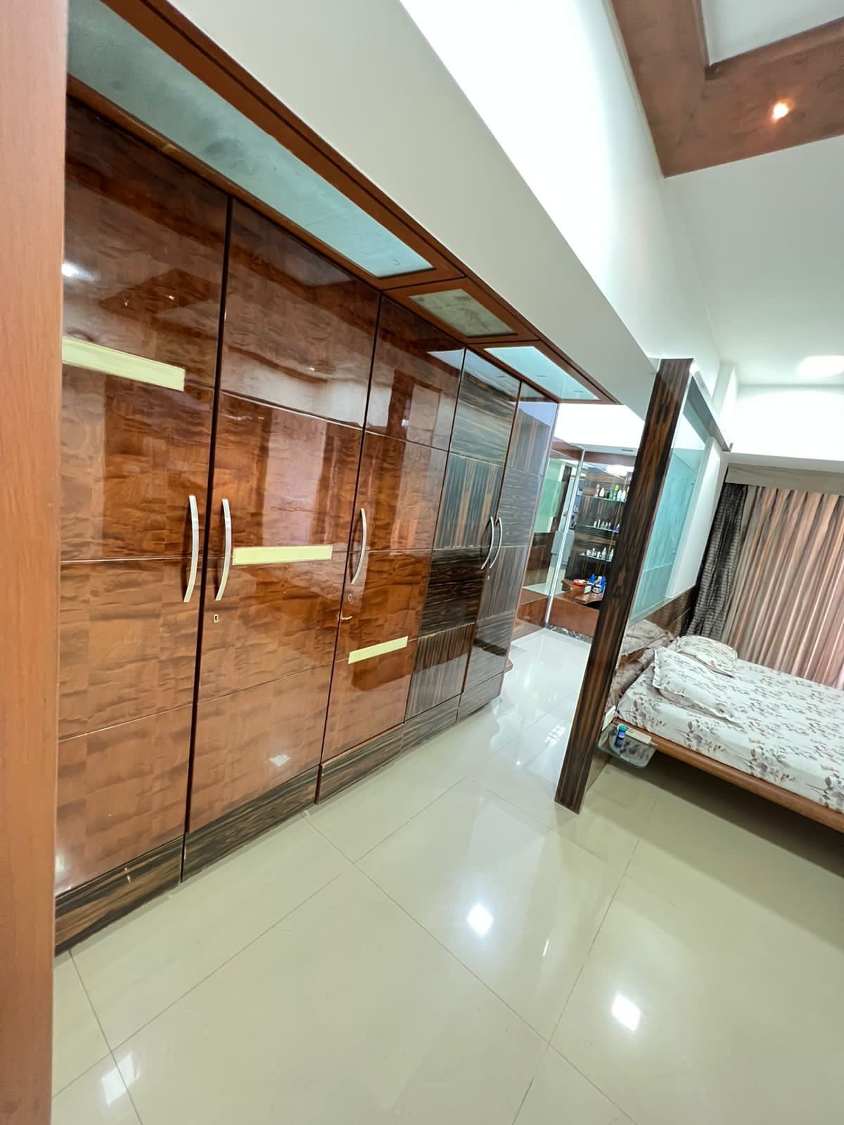 18 - Mayfair Villa, Khar West