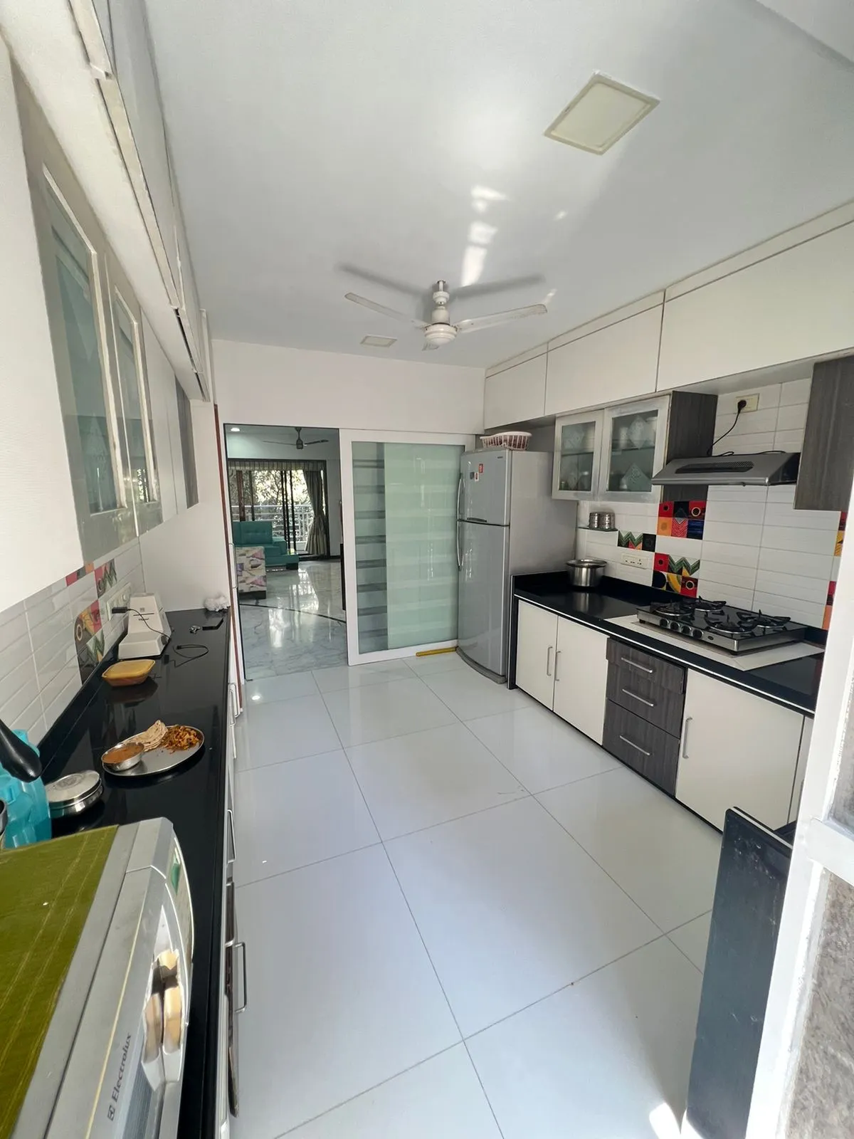 3 BHK Flats on Rent in Mayfair Villa, Khar West