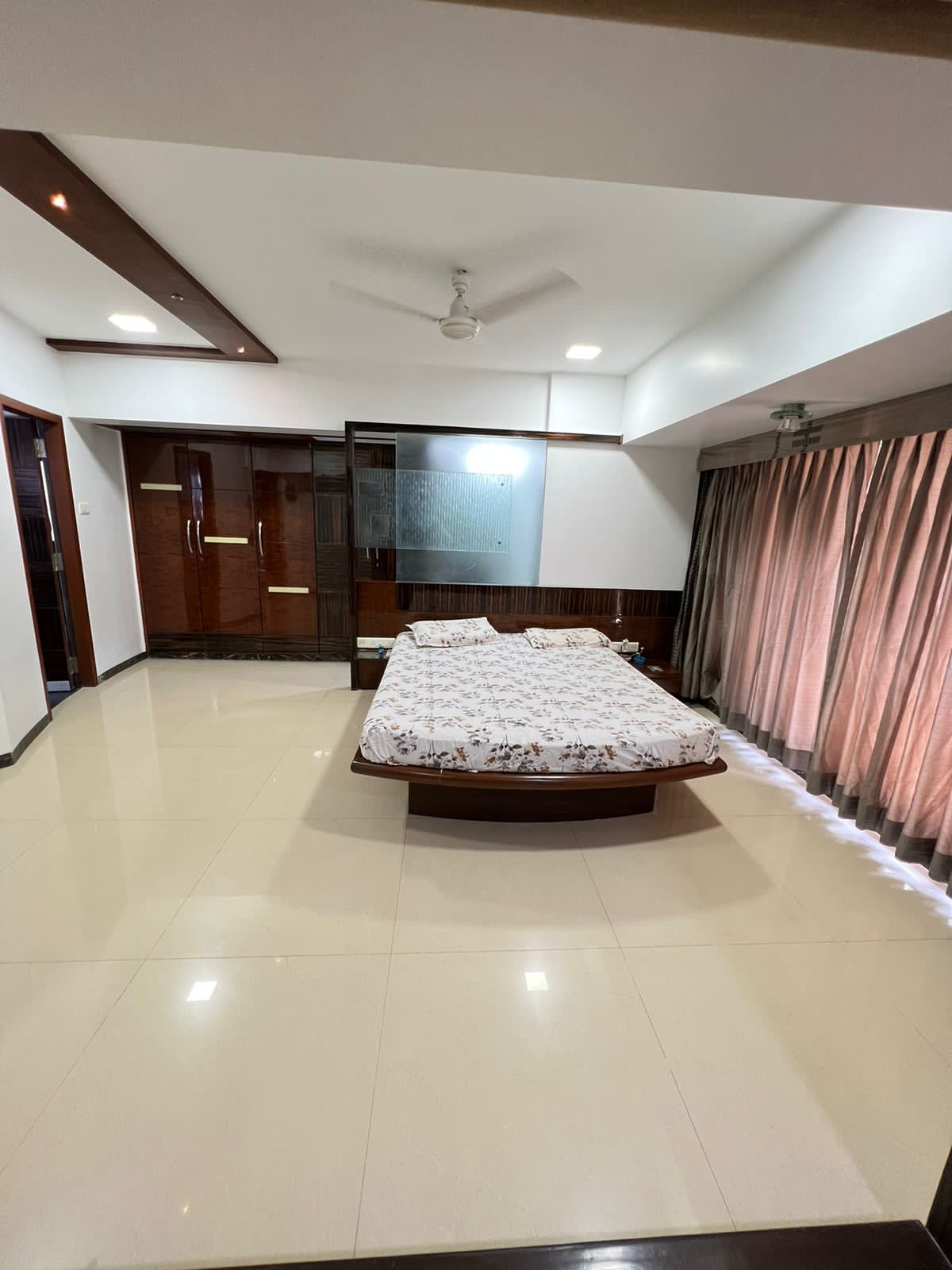 20 - Mayfair Villa, Khar West