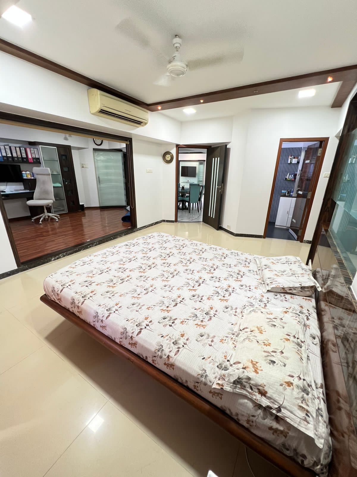 22 - Mayfair Villa, Khar West