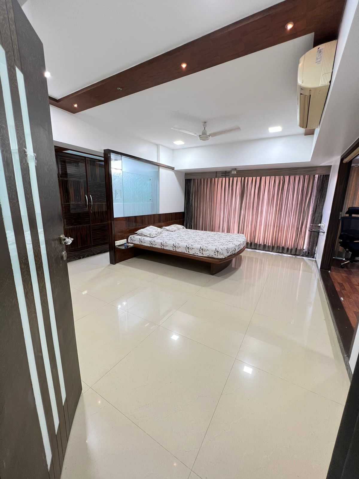 25 - Mayfair Villa, Khar West