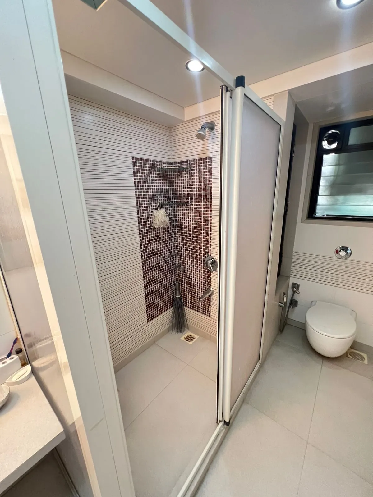 3 BHK Flats on Rent in Mayfair Villa, Khar West