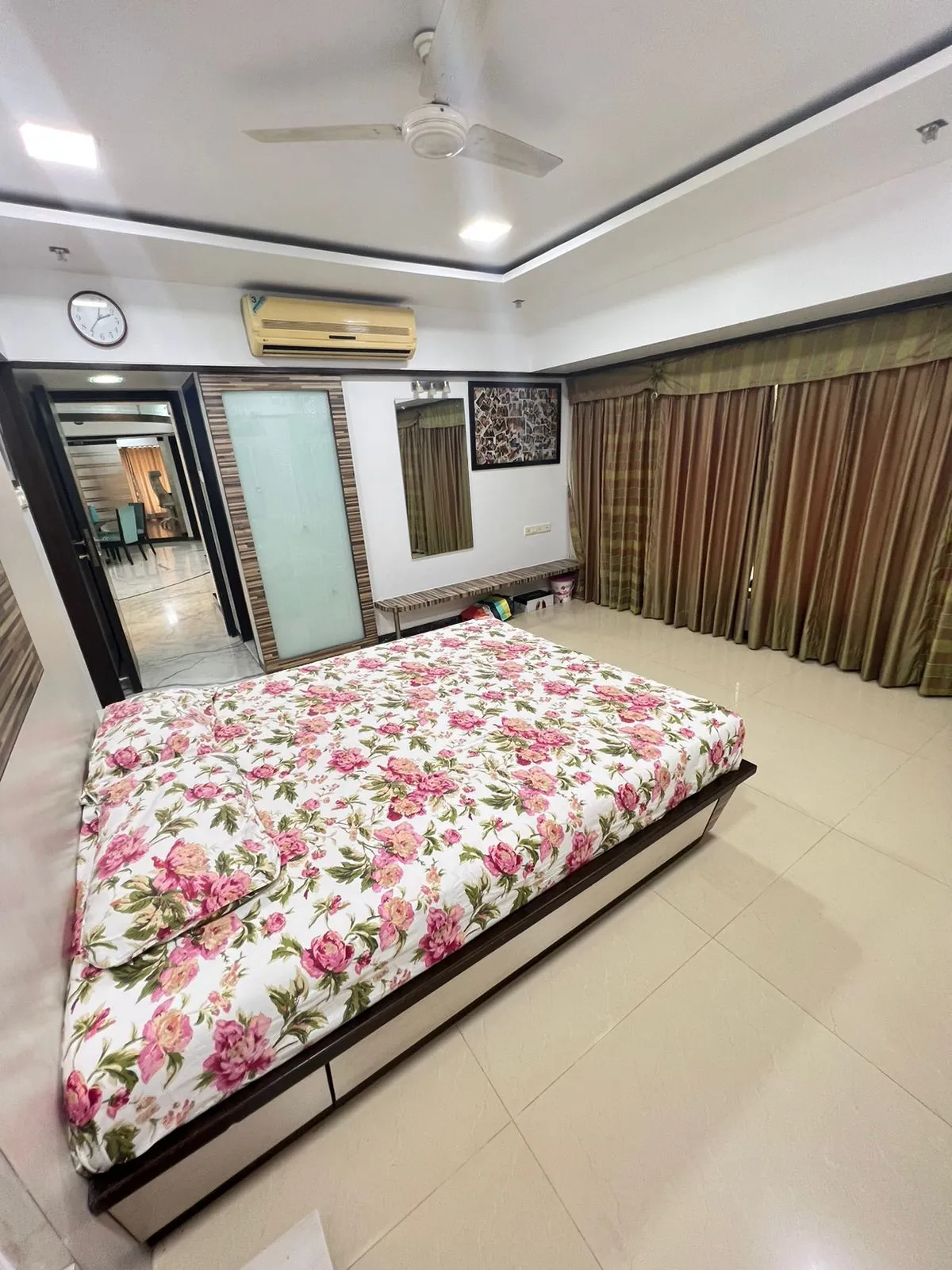 3 BHK Flats on Rent in Mayfair Villa, Khar West