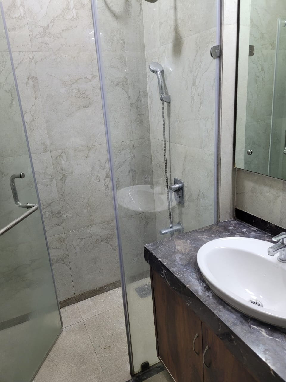 13 - L&T Crescent Bay, Parel