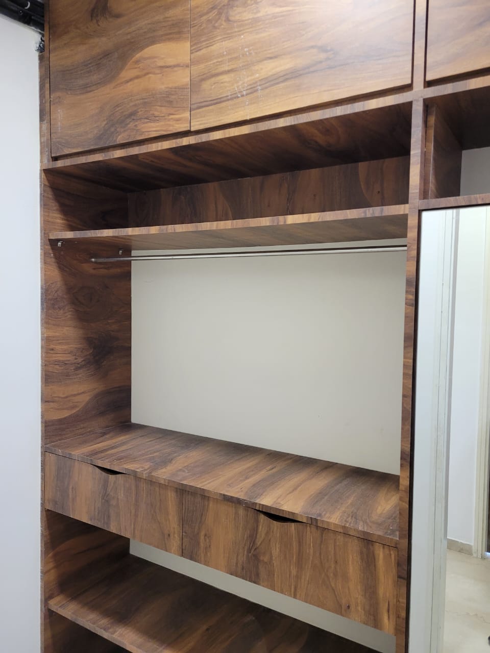 15 - L&T Crescent Bay, Parel