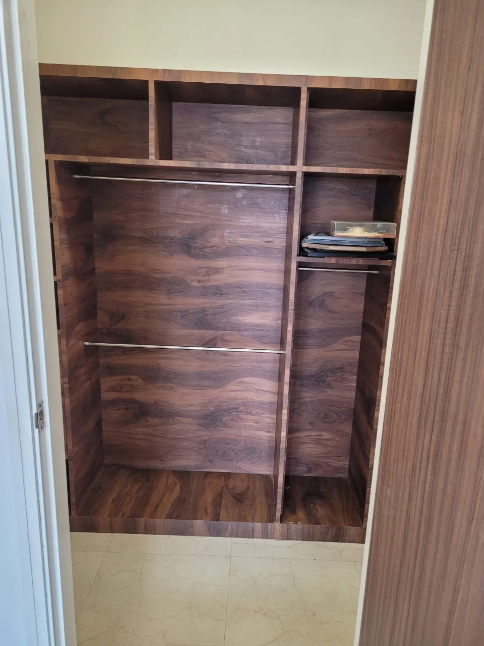 2 BHK Flats on Rent in L&T Crescent Bay, Parel