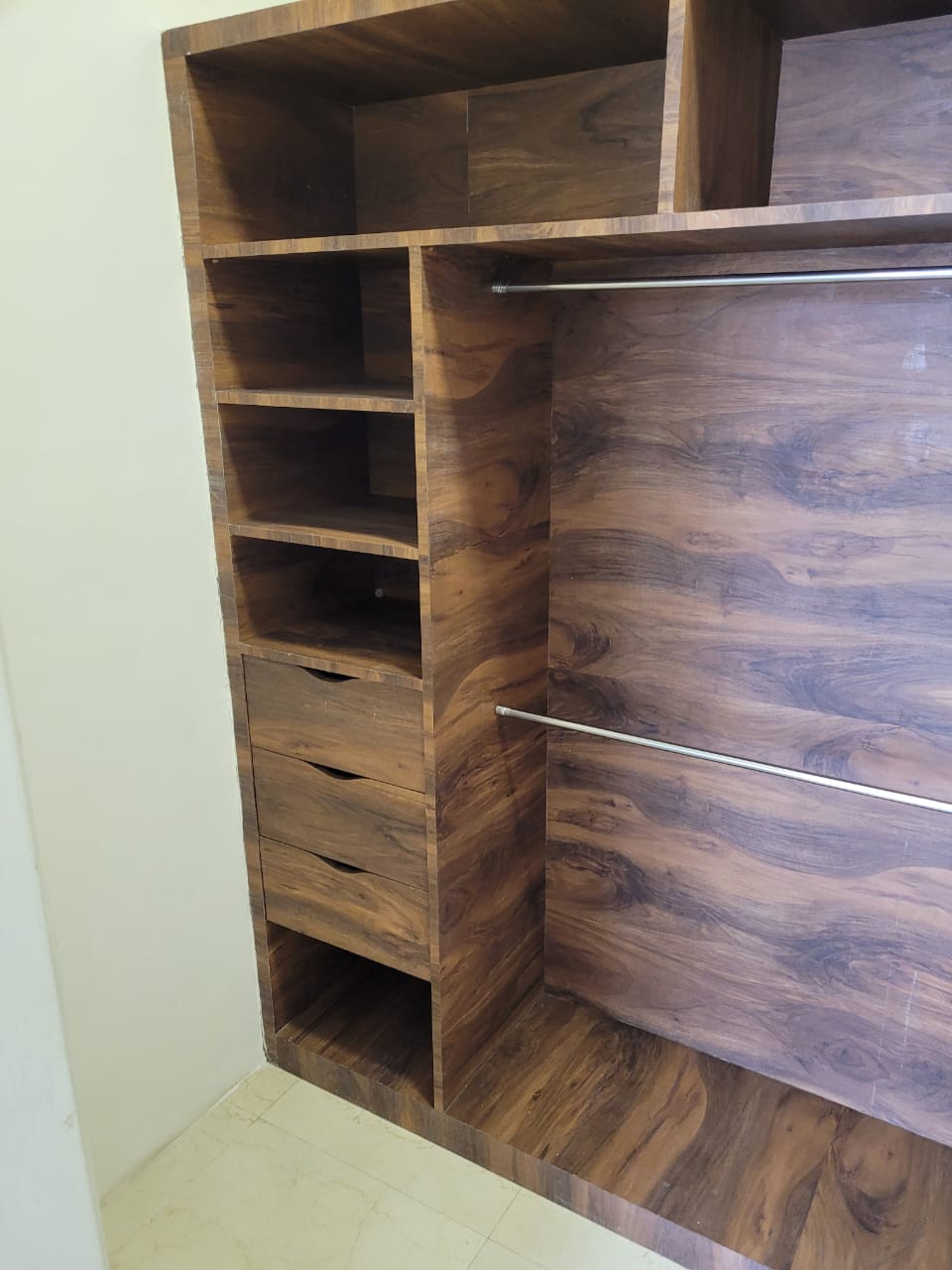 4 - L&T Crescent Bay, Parel