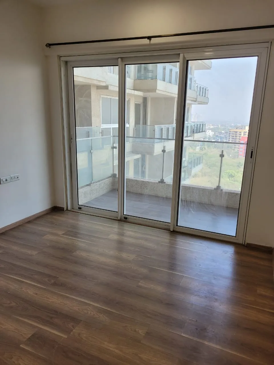 2 BHK Flats on Rent in L&T Crescent Bay, Parel