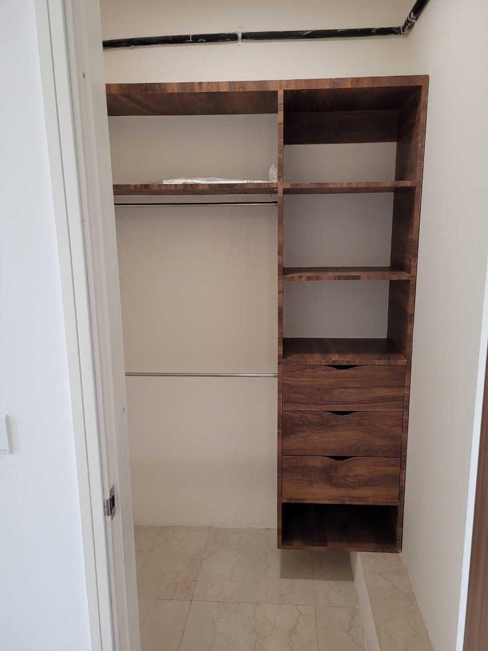 8 - L&T Crescent Bay, Parel