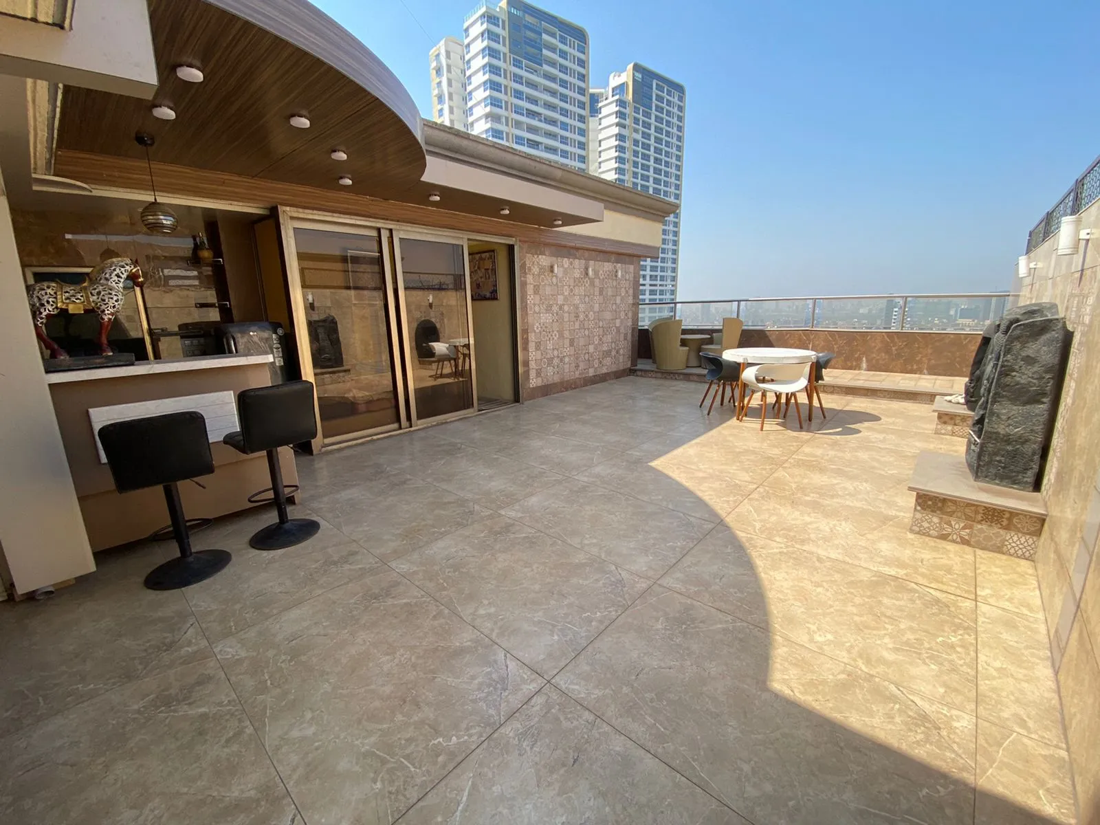 4 BHK Flats on Rent in Raheja Regency, Sion