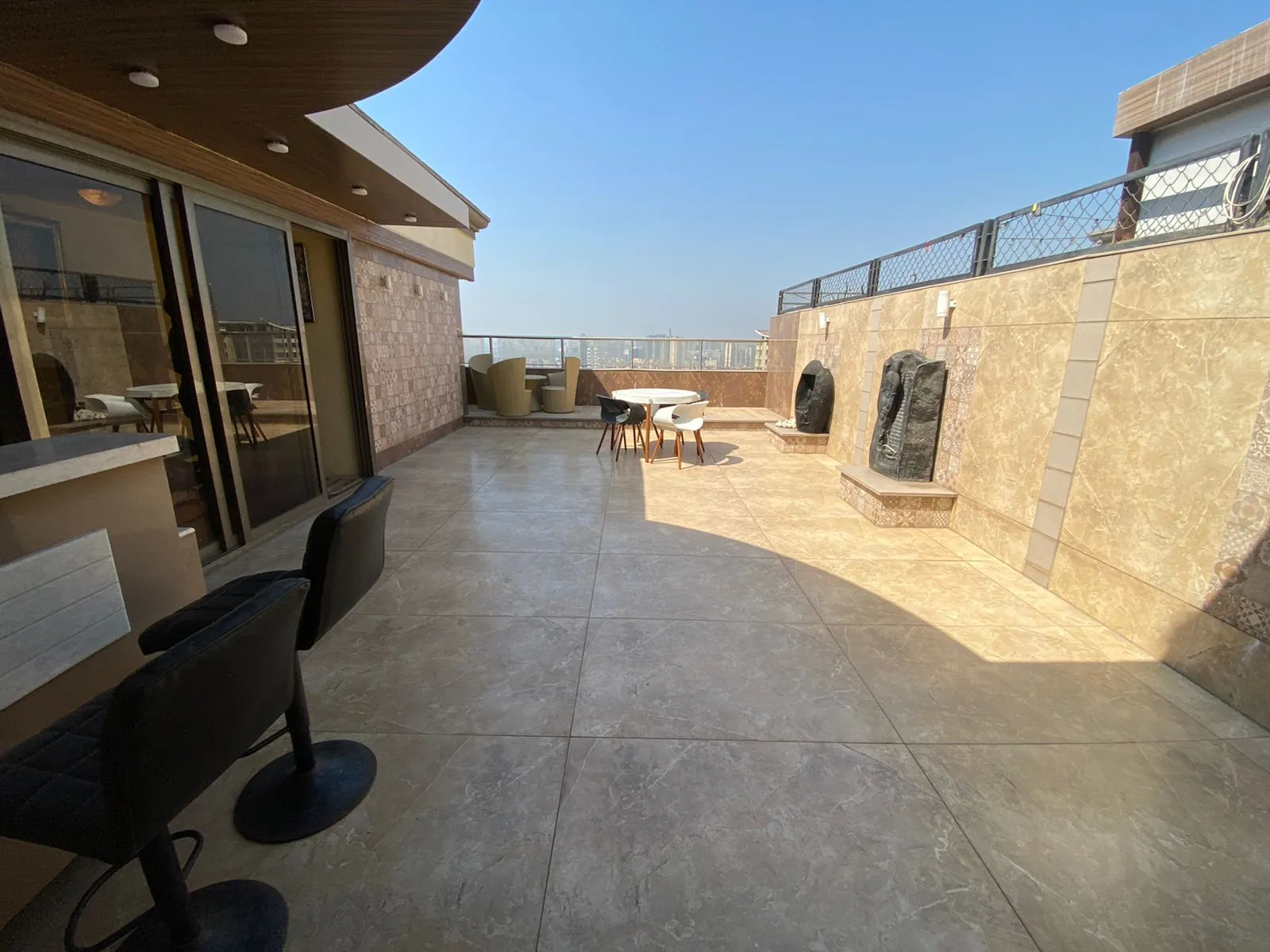 4 BHK Flats on Rent in Raheja Regency, Sion