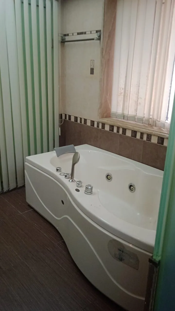 4 BHK Flats on Rent in Dosti Elite, Sion