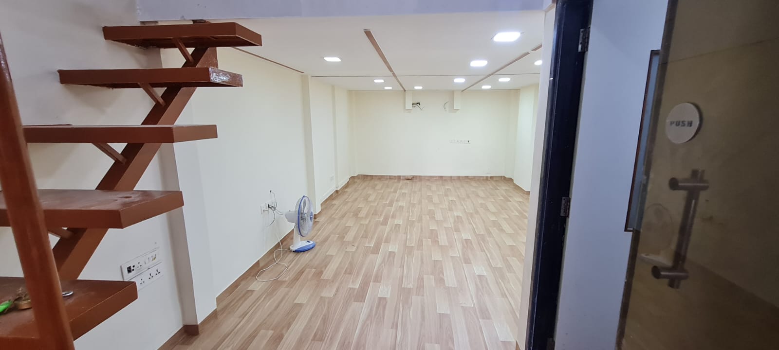 Office Space Offices on Rent in Crystal Plaza, Andheri West