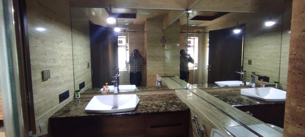 3 BHK Flats for Sale in Libra Tower, Bandra West