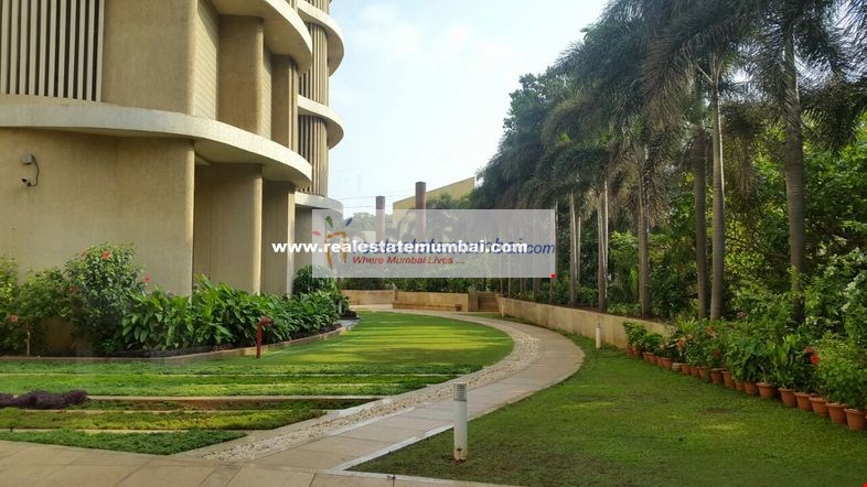 Garden - Kalpataru Horizon, Worli